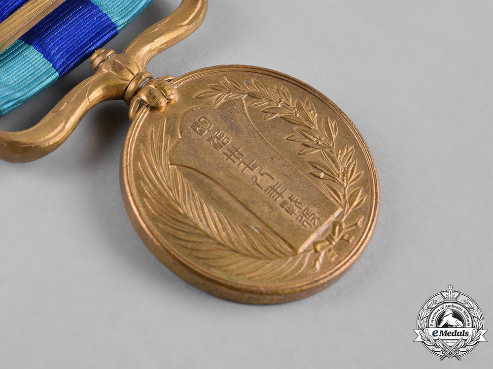 japan,_empire._a1904-1905_war_medal_in_case_c19-5363