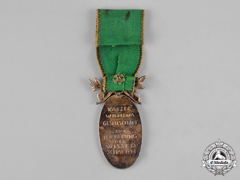 germany,_weimar._a_kaiser_wilhelm_society_membership_badge_c19-5981