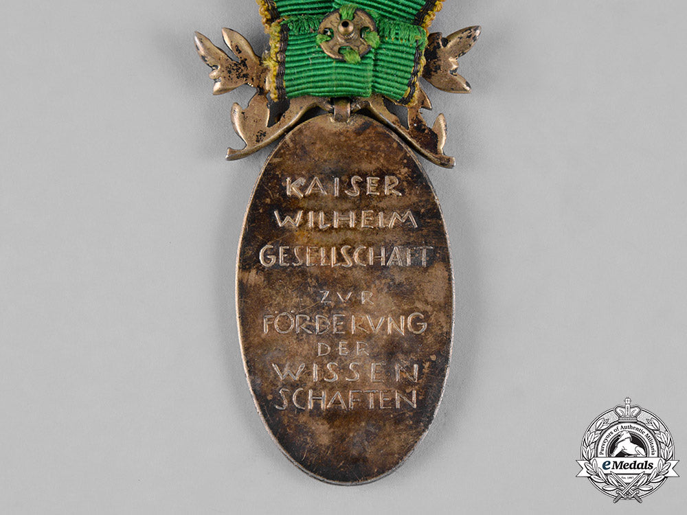 germany,_weimar._a_kaiser_wilhelm_society_membership_badge_c19-5983