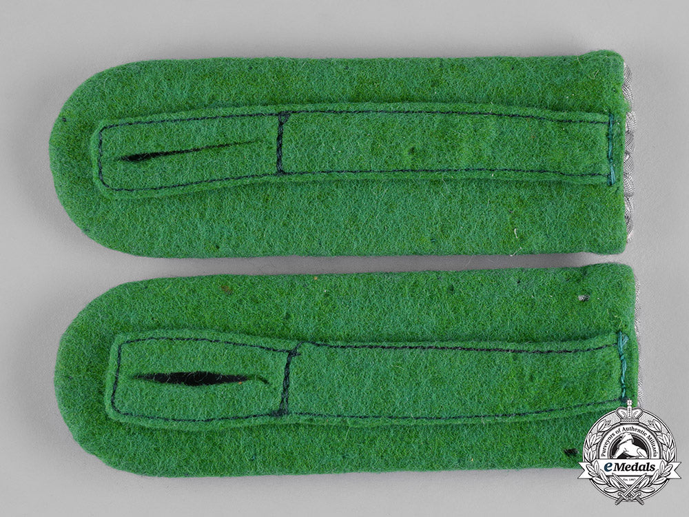 germany,_heer._a_set_of_lieutenant_gebirgsjäger_shoulder_boards_and_collar_tabs_c19-718