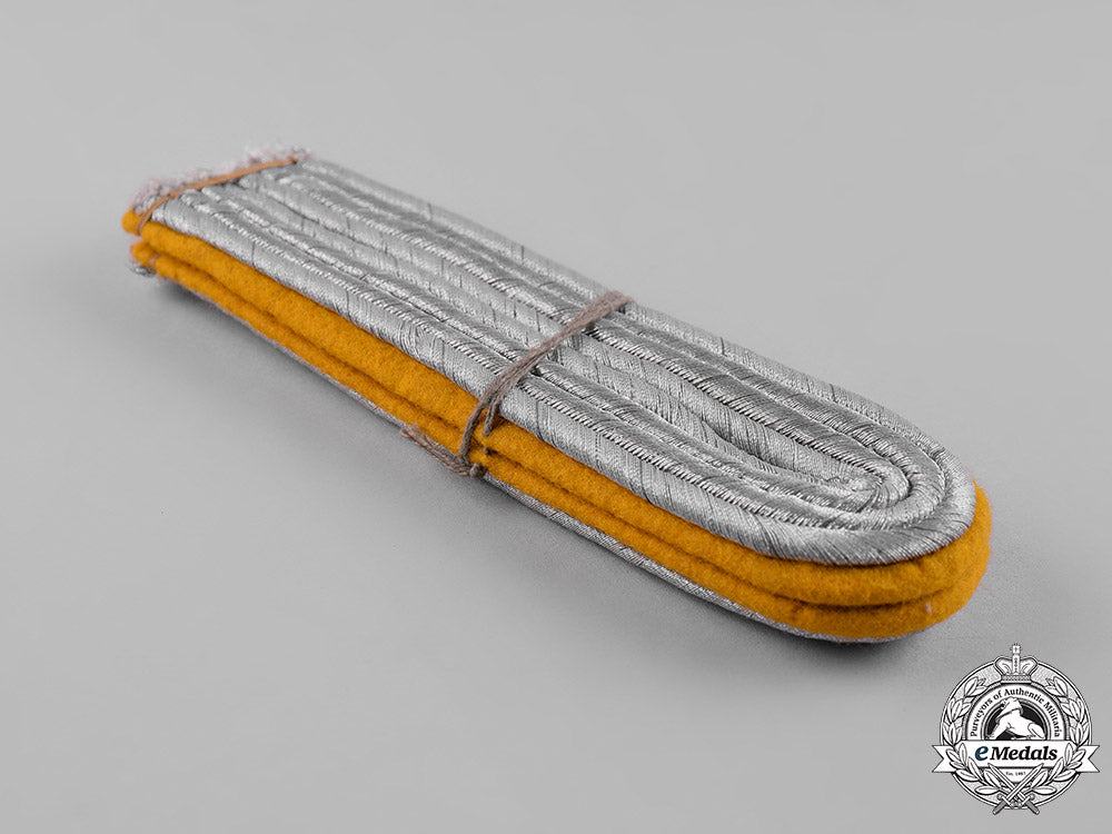 germany,_luftwaffe._a_pair_of_flight_lieutenant_rank_shoulder_boards&_collar_tabs_c19-8172_2_1_1_1
