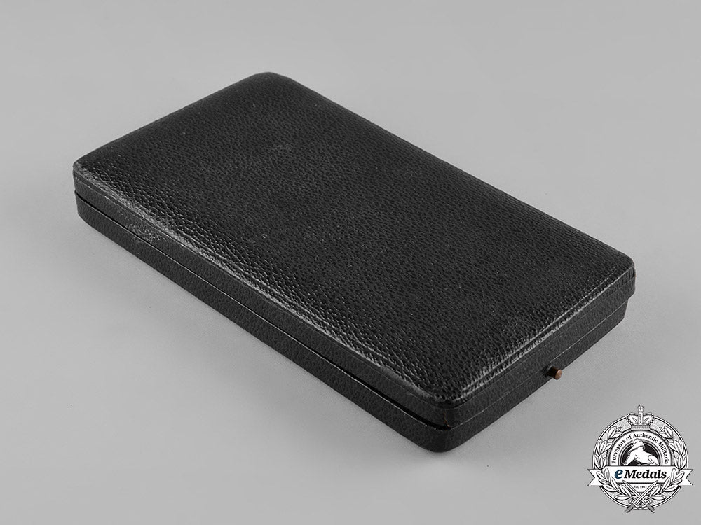 germany,_third_reich._a_knight’s_cross_of_the_iron_cross_case_and_ribbon_c19-8585