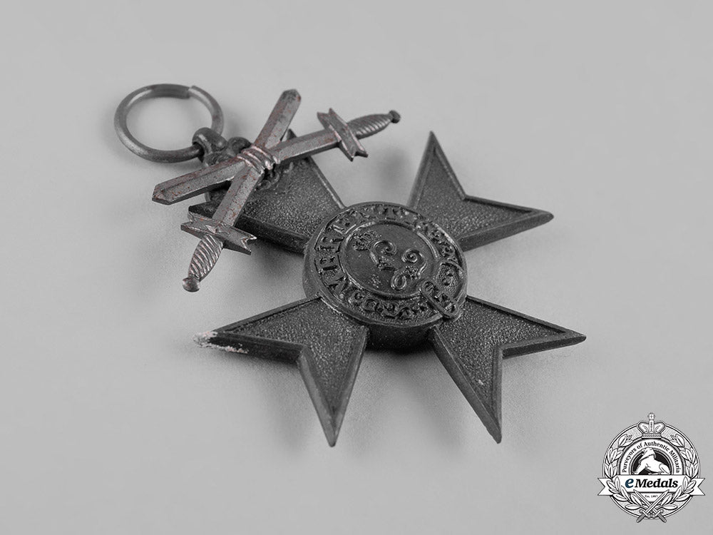 bavaria,_kingdom._a_military_merit_cross,_iii_class_with_swords,_with_case_c19-8943_1_1