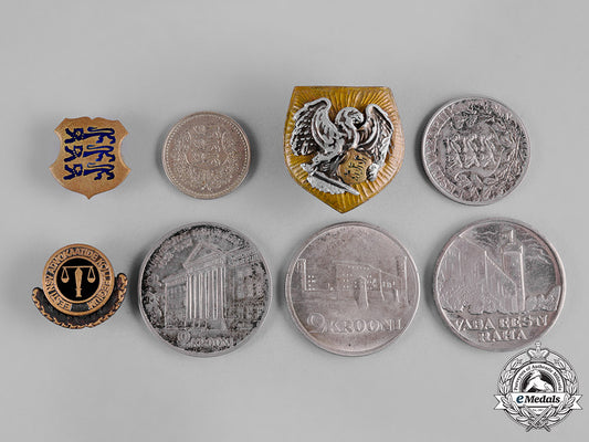 estonia,_republic._a_lot_of_coins_and_patriotic_badges_c19-9192