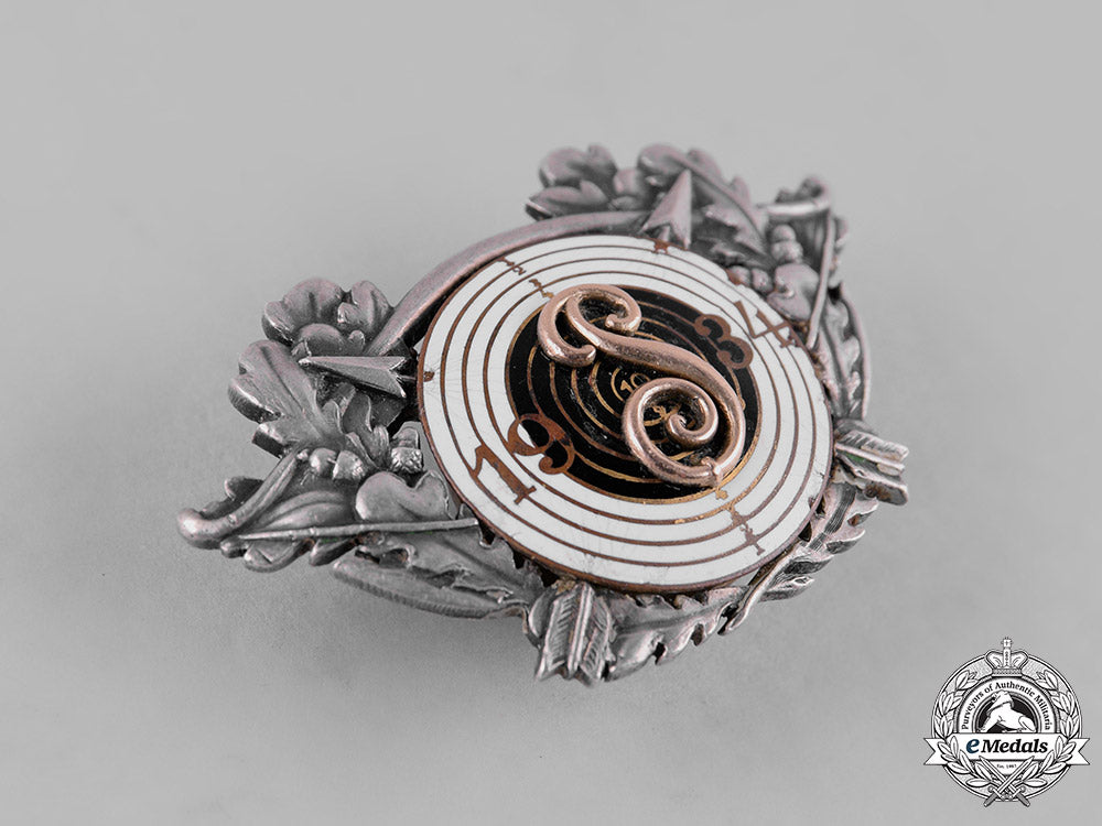 estonia,_republic._a1934_archery_competition_badge,_by_metallmark_tallinn_c19-9765