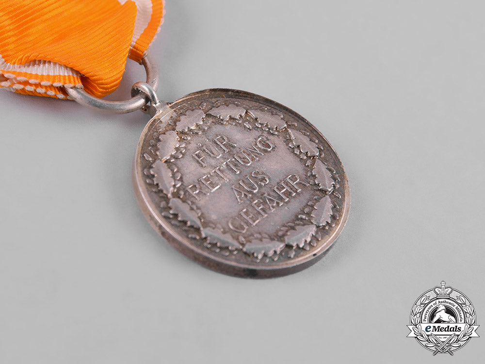 germany,_weimar._a_merit_award_for_rescue_from_danger_with_case_c19_0036
