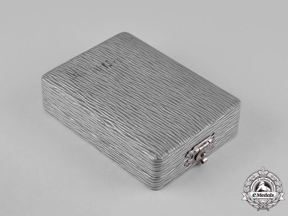 germany,_weimar._a_merit_award_for_rescue_from_danger_with_case_c19_0038