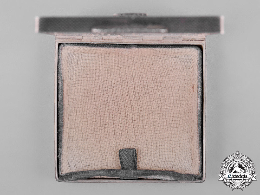 united_kingdom._a_royal_tank_regiment_cosmetic_compact_c19_1227
