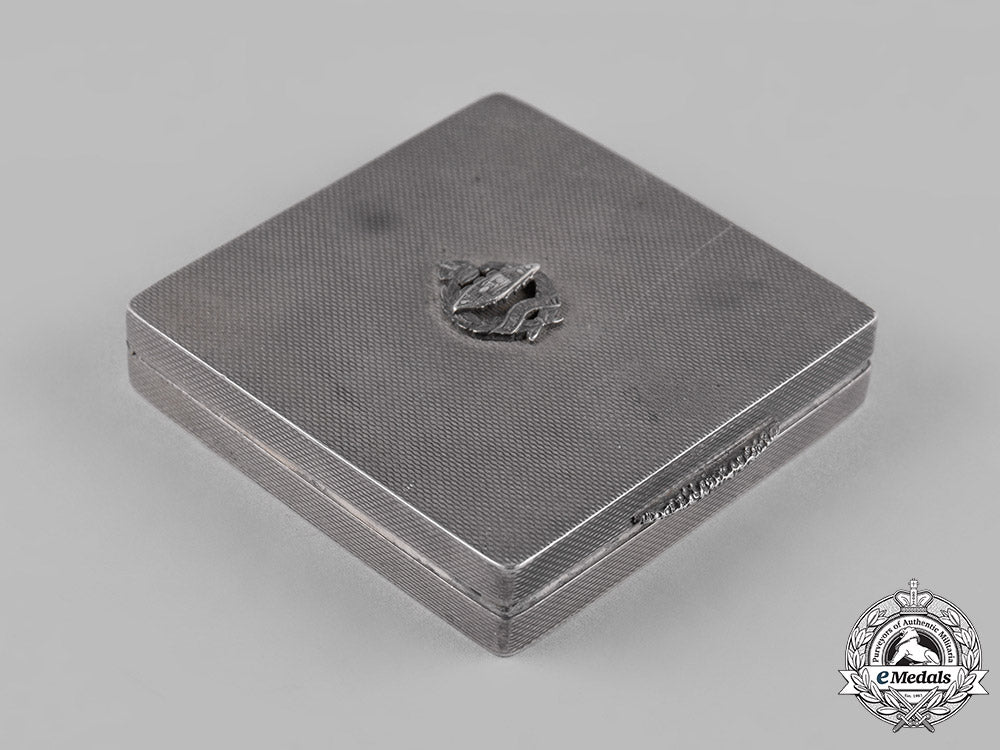 united_kingdom._a_royal_tank_regiment_cosmetic_compact_c19_1229