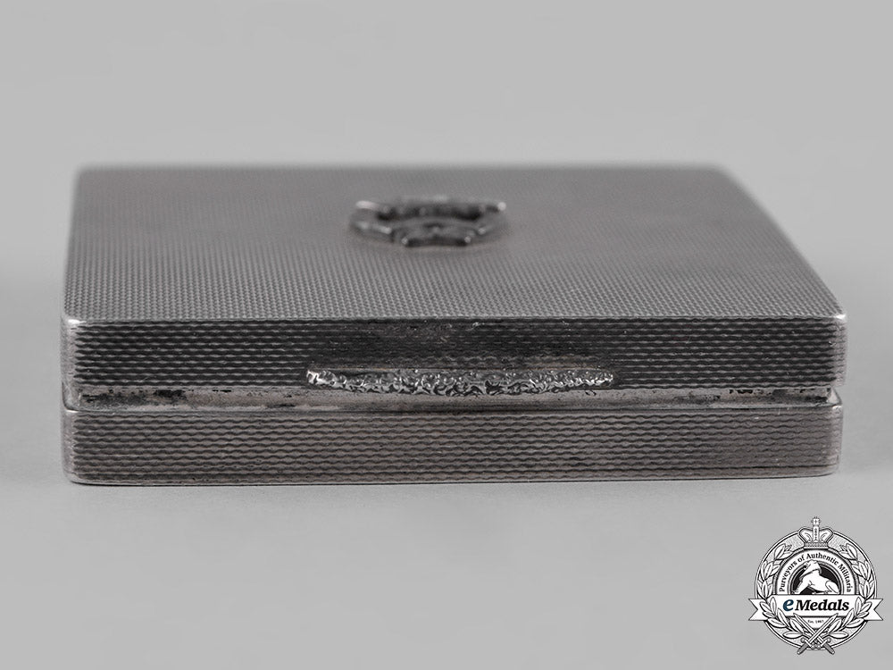 united_kingdom._a_royal_tank_regiment_cosmetic_compact_c19_1230