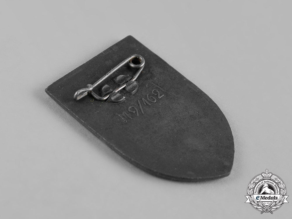 germany,_nsdap._a1942_luxembourg_nsdap_regional_day_badge_by_ziemer&_söhne_c19_2217