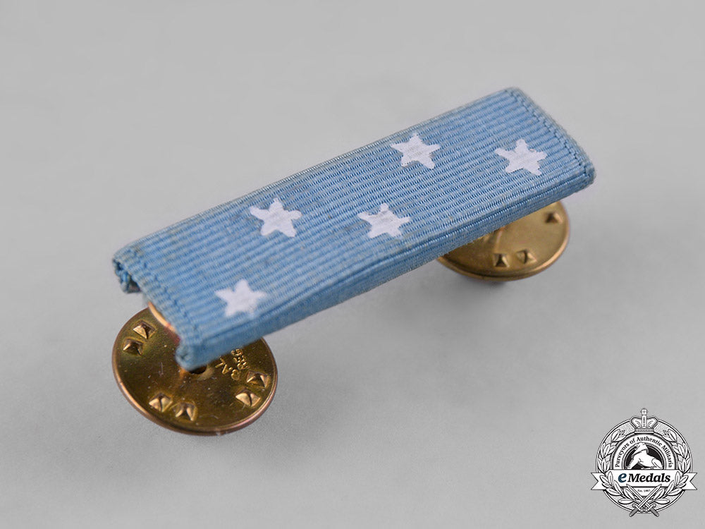 united_states._a_medal_of_honor_case_with_ribbon_bar_c19_2386