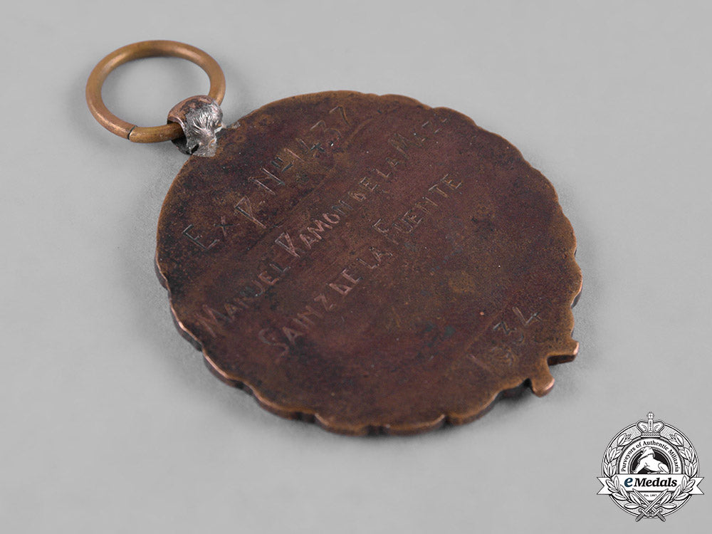 spain,_franco_period._a_medal_of_the_old_guard_c19_2890_1_1