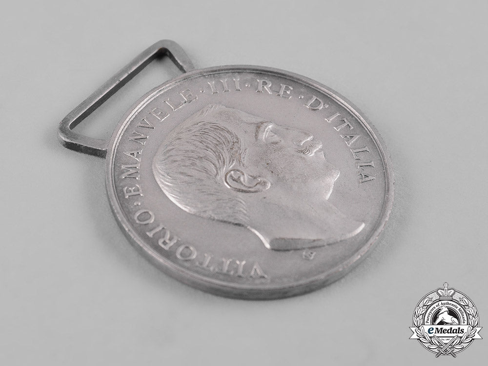 italy,_kingdom._a_campaign_medal_for_the_libyan_campaigns_c19_3858