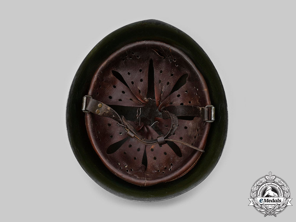 italy,_kingdom._an_m33_italian_army_steel_helmet,_by_sinigagliesi_c20047_mnc3297_1_1