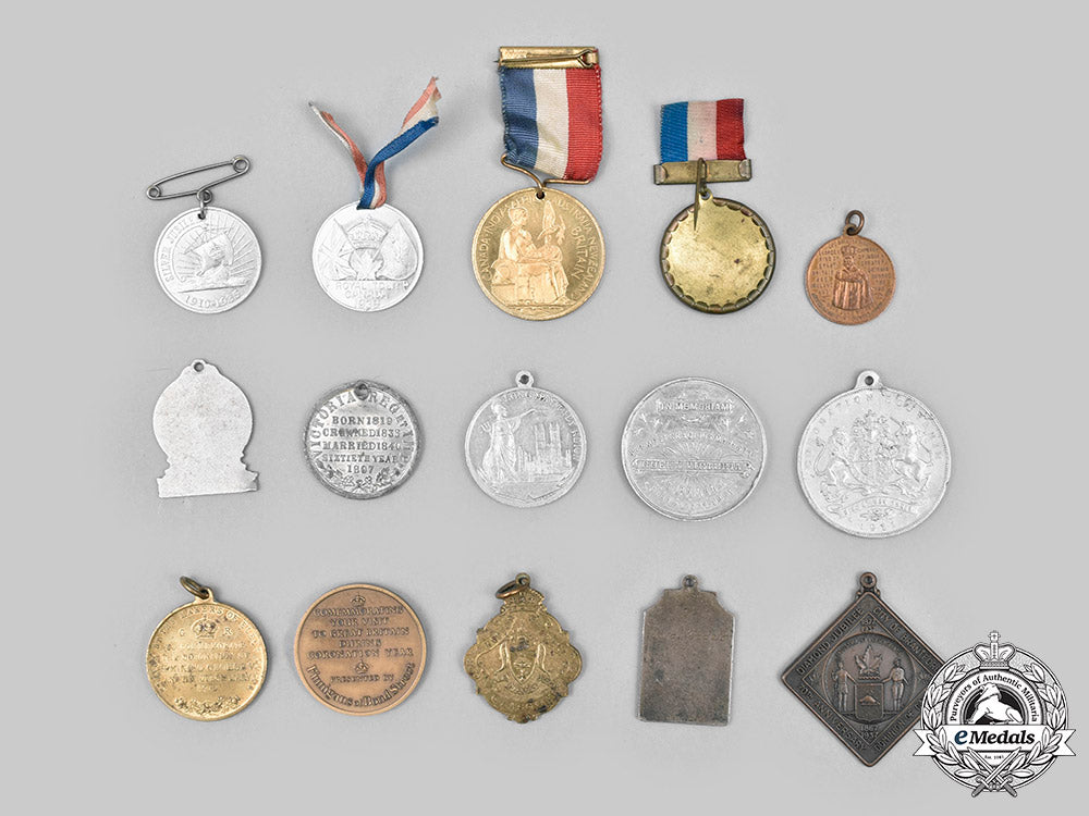 united_kingdom,_canada._a_lot_of_fifteen_royal_family_commemorative_medals_c20076_mnc4403_1