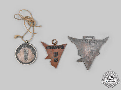 japan,_empire._a_second_war_era_lot_of_two_fobs_and_one_medal_c20130_mnc3632_1