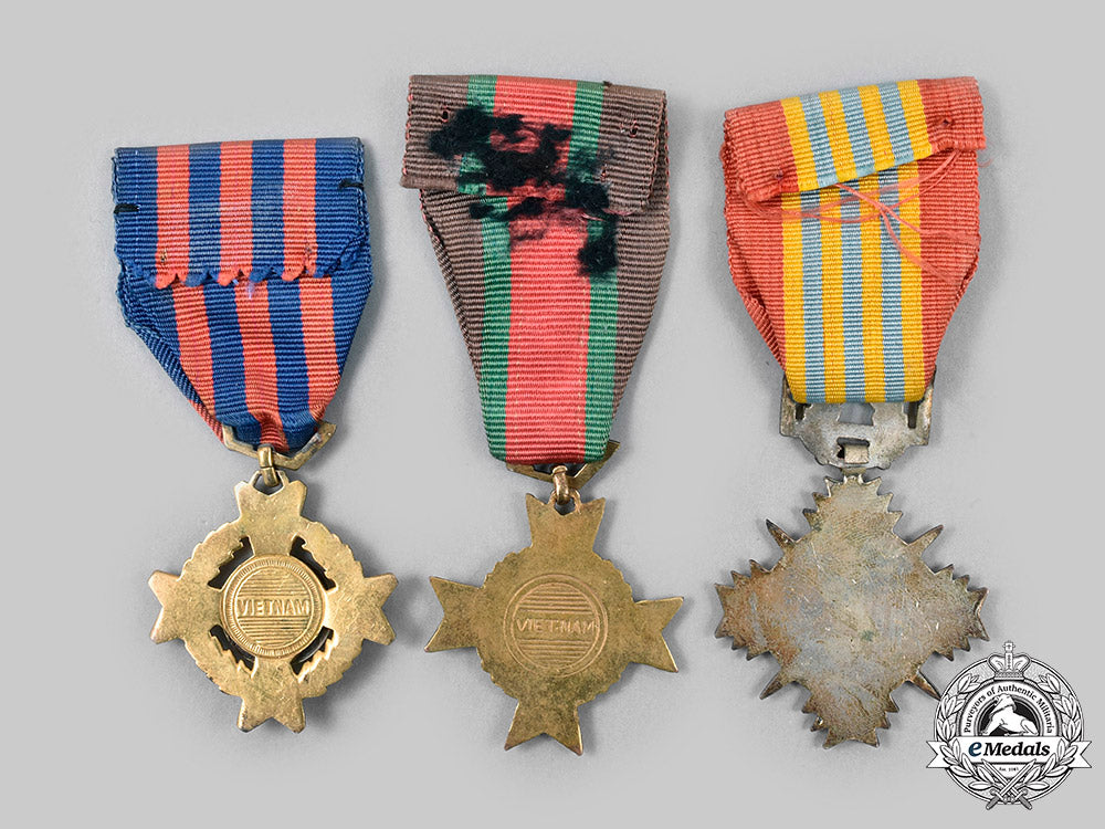 vietnam,_republic(_south)._a_lot_of_three_medals_c20136_mnc3645_1