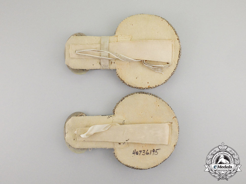 russia,_imperial._a_pair_of_officer's_epaulettes_c2017_000885