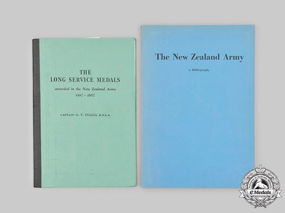 new_zealand._lot_of_four_awards_and_armed_forces_publications_c2020_027_mnc1170