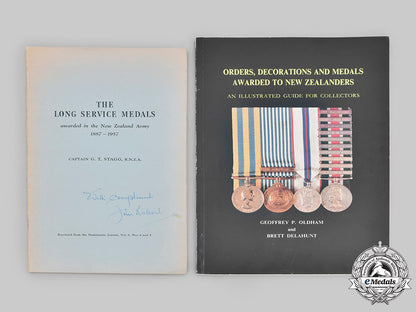 new_zealand._lot_of_four_awards_and_armed_forces_publications_c2020_028_mnc1174