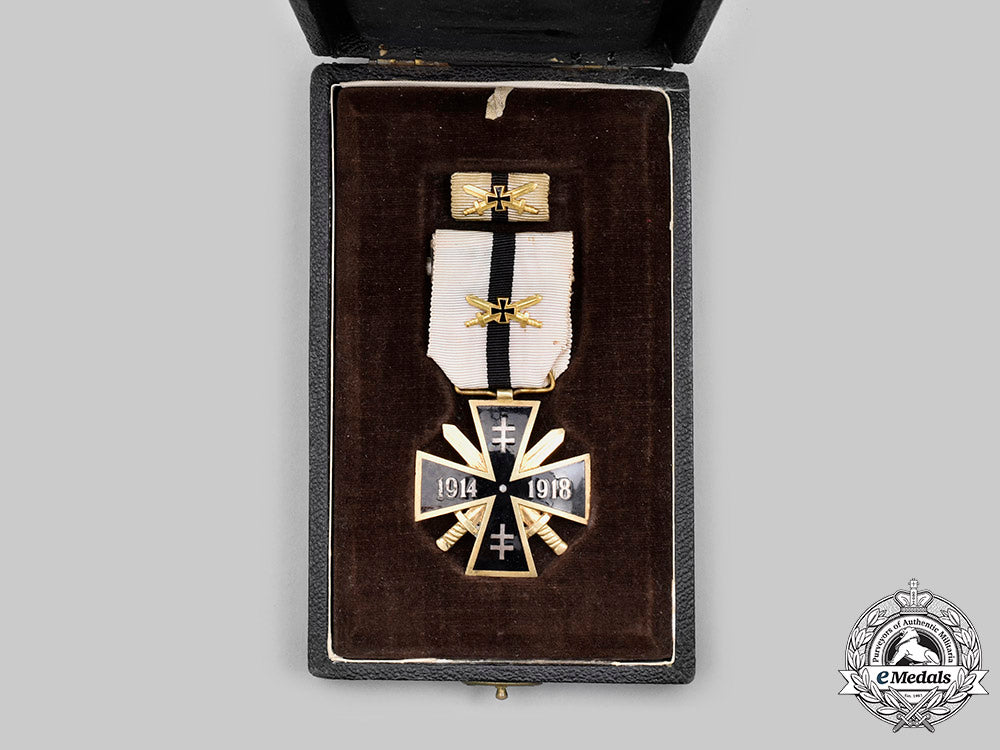 slovakia,_republic._a_first_war_cross1914-1918,_iii_class_with_case_c2020_052_mnc1271