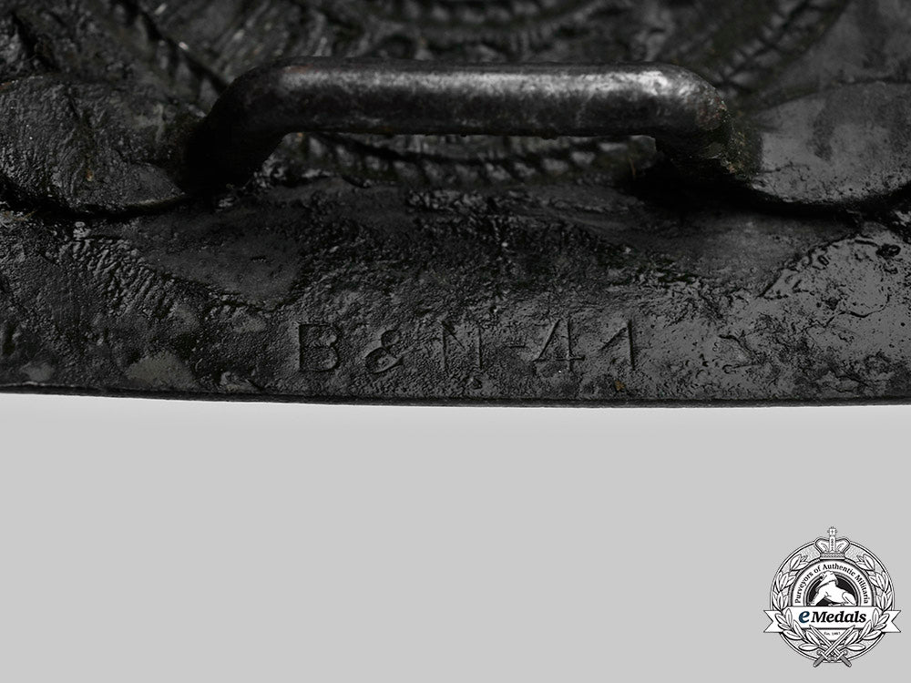 germany._heer._a_pair_of_em/_nco_belt_buckles_c2020_174_mnc4563_1