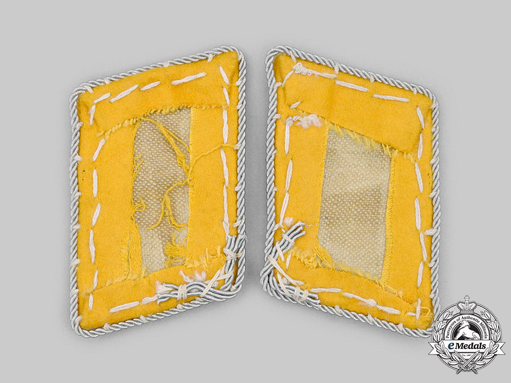 germany,_luftwaffe._a_set_of_flight_personnel_oberleutnant_collar_tabs_c2020_285_mnc2292_1