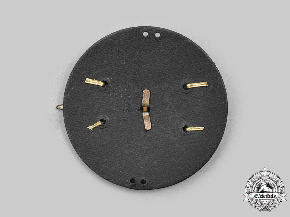 germany,_weimar_republic._a_zeppelin_crew_member's_cap_badge_c2020_392_mnc7460_1_1