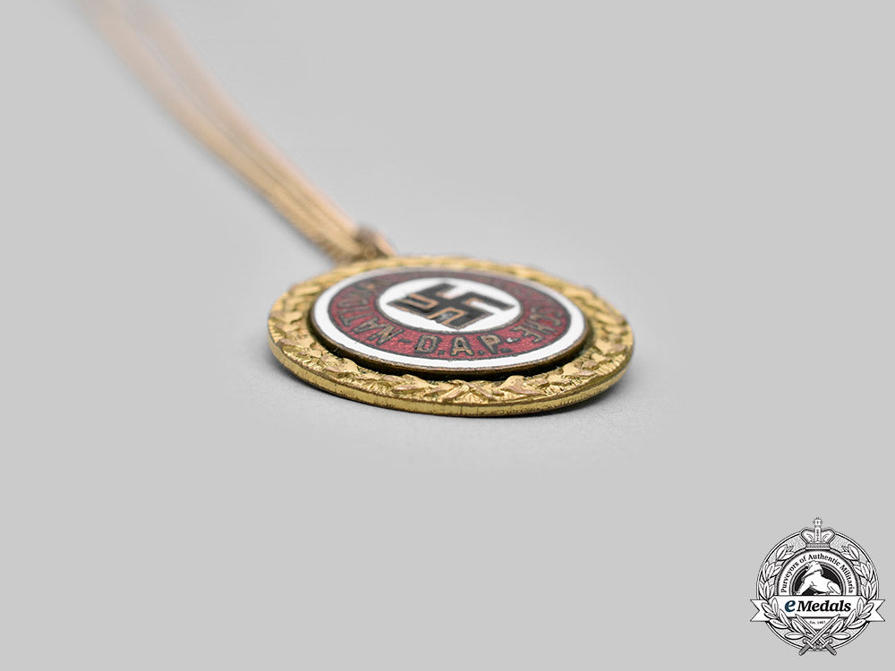 germany,_nsdap._a_golden_party_badge,_small_version_by_josef_fuess,_necklace_conversion_c2020_408_mnc9532_1