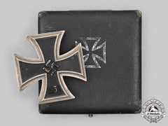 Germany, Wehrmacht. A 1939 Iron Cross I Class, With Case, By C.f. Zimmermann