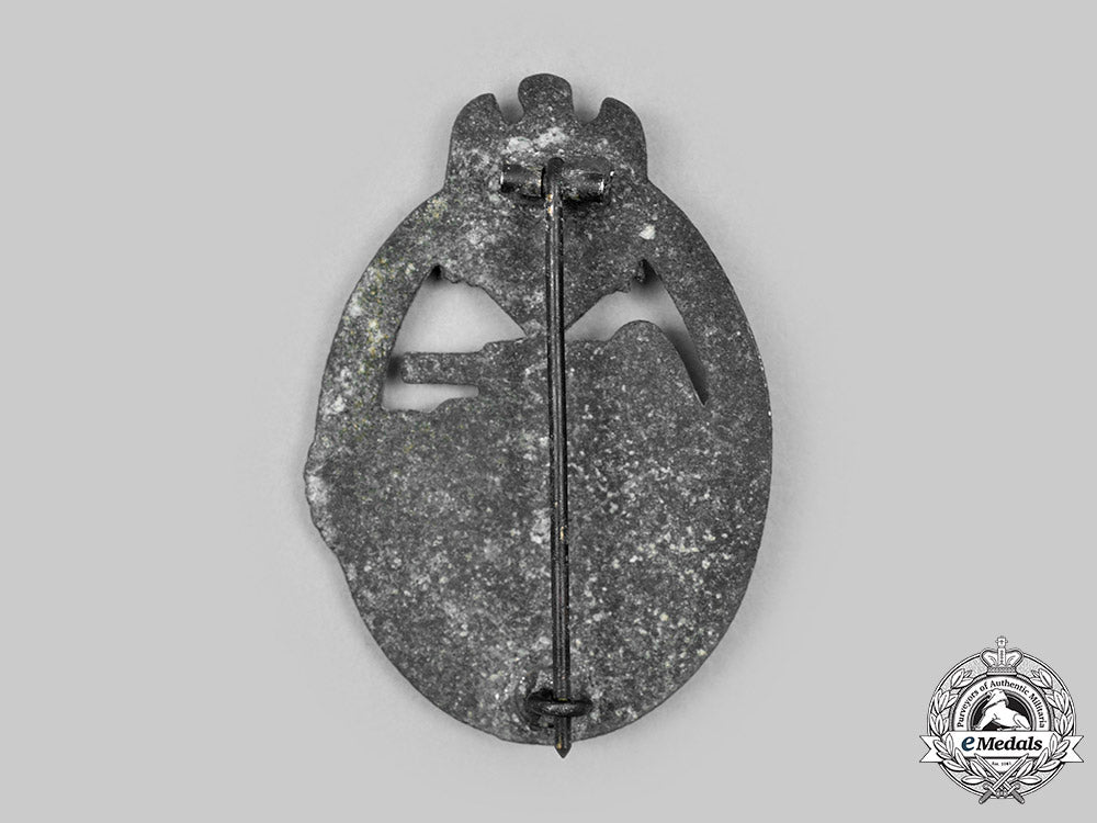 germany,_wehrmacht._a_panzer_assault_badge,_silver_grade_c2020_425_mnc1599_1_1