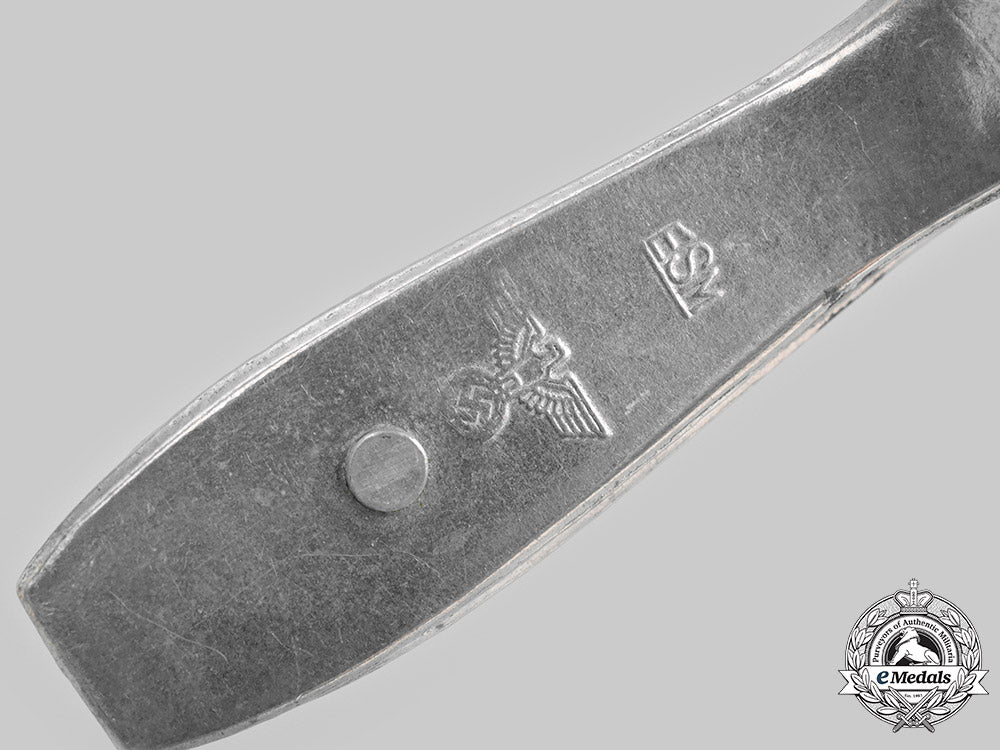germany,_wehrmacht._a_mixed_lot_of_mess_hall_and_field_cutlery_c2020_466_mnc4057