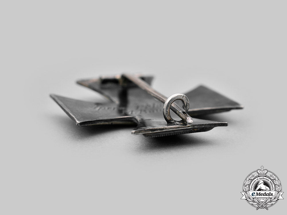 germany,_imperial._a1914_iron_cross_i_class_to_m._bauer,_ypres_engraved_c2020_494_mnc5084