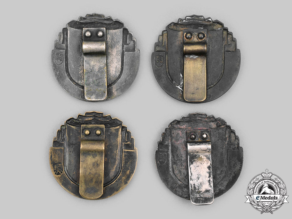 slovakia,_republic._a_lot_of_four_army_proficiency_badges_c2020_595_mnc5681_1