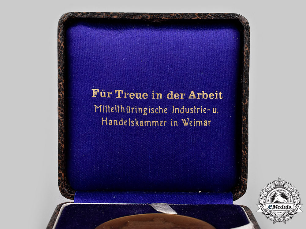 germany,_weimar_republic._a_thuringia_chamber_of_industry_and_commerce_merit_medal_in_case_c2020_658_mnc2039_1
