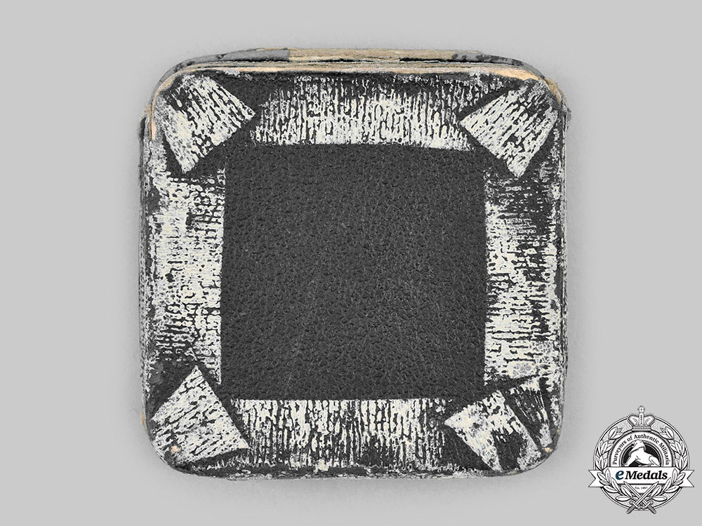 germany,_wehrmacht._a1939_iron_cross_i_class,_with_case_c2020_792_mnc6373_1_1_1