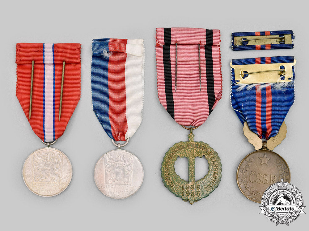 czechoslovakia,_republic,_socialist_republic._three_awards&_medals_c2020_828_mnc0212