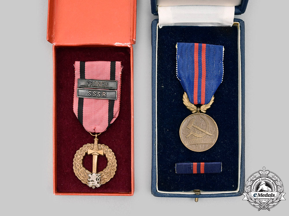 czechoslovakia,_republic,_socialist_republic._three_awards&_medals_c2020_830_mnc0216