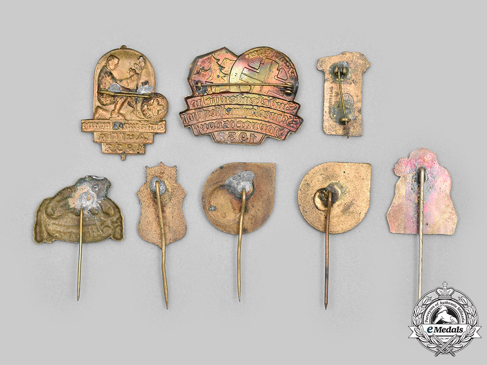 slovakia,_i_republic;_czechoslovakia,_i_republic._a_mixed_lot_of_badges_and_stick_pins_c2020_845_mnc4005