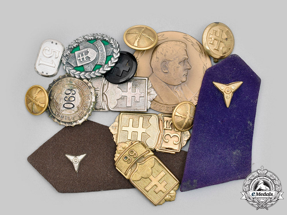 slovakia,_i_republic._a_lot_of_badges_and_uniform_insignia_c2020_854_mnc4027