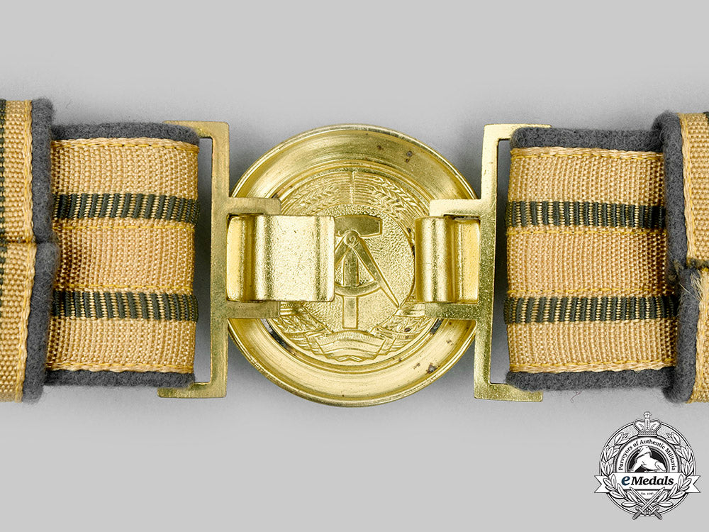 germany,_ddr._an_nva_officer’s_belt,_with_a_soviet_dagger_hanger_c2020_884_mnc9909_1