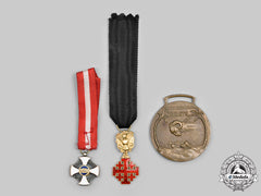 Italy, Kingdom. A Lot Of Three Medals & Awards