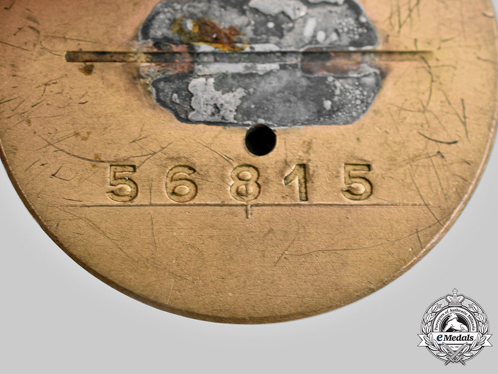 germany,_nsdap._a_golden_party_badge,_by_deschler&_sohn_c2020_973_mnc4009_1_1_1_1_1_1