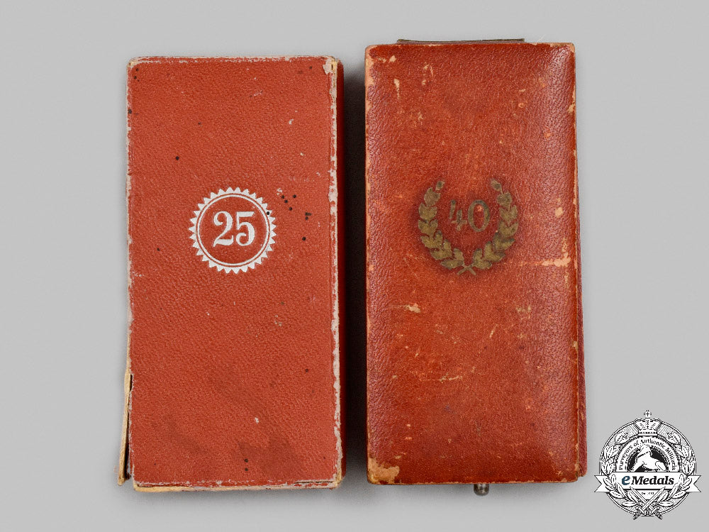 germany,_third_reich._a_pair_of_cased_civil_service_long_service_awards_c2021_099_mnc8131