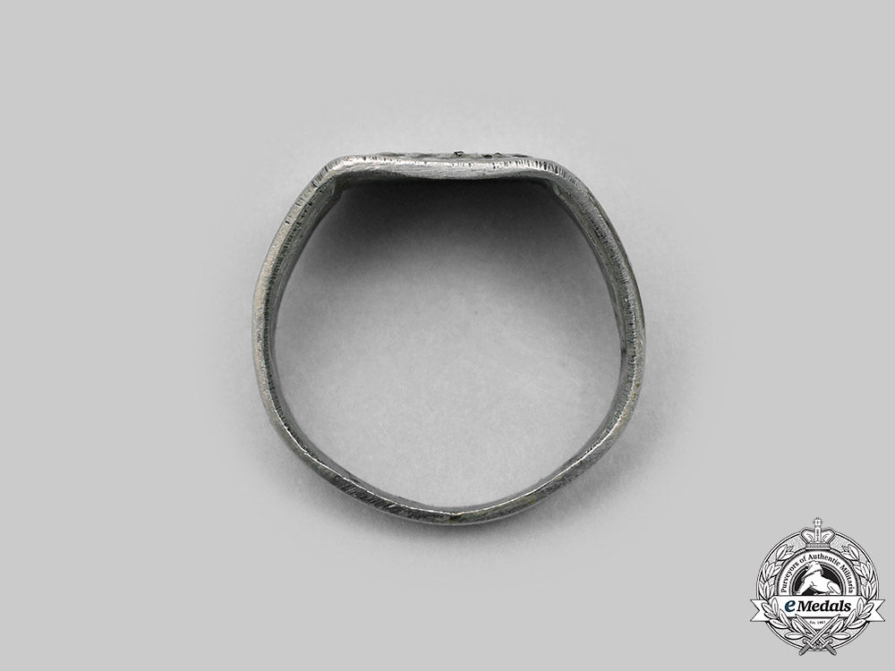 spain,_facist_state._a_falange_membership_ring_c2021_170_mnc0017