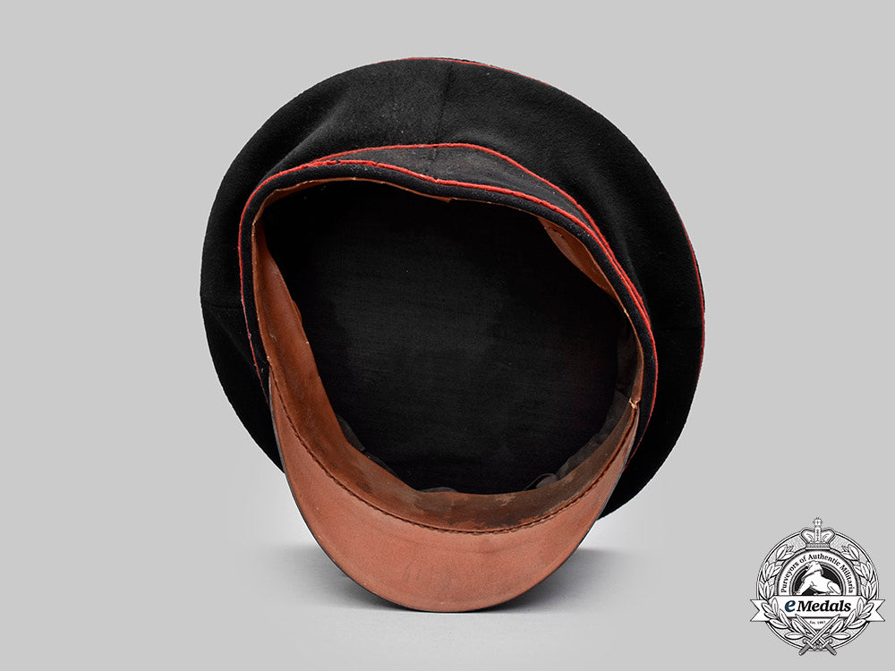 germany,_weimar_republic._a_fire_brigade_personnel_visor_cap_c2021_340_mnc6102_1