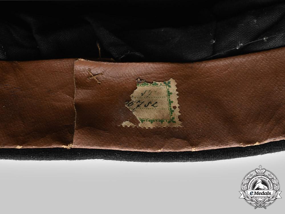 germany,_weimar_republic._a_fire_brigade_personnel_visor_cap_c2021_341_mnc6103_1