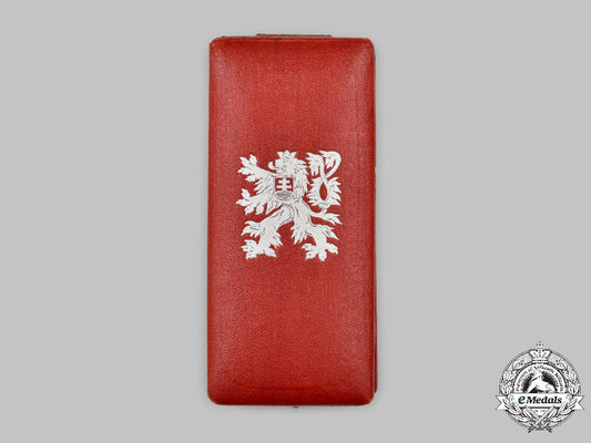 czechoslovakia,_i_republic._an_order_of_the_white_lion,_officer_case,_c.1935_c2021_382_mnc8347-_1_