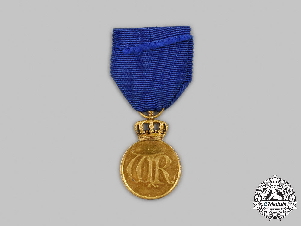 prussia,_kingdom._a_crown_order_medal_c2021_412emd_5169
